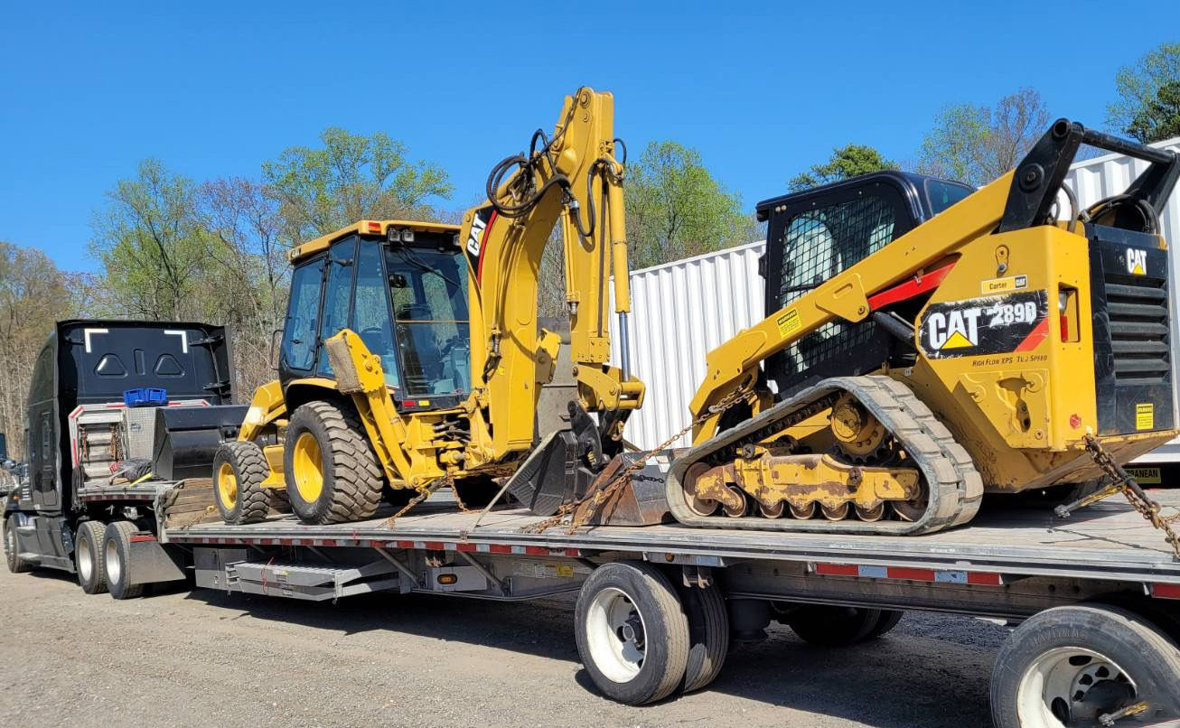 Everett's Surplus Sales delivery trailer