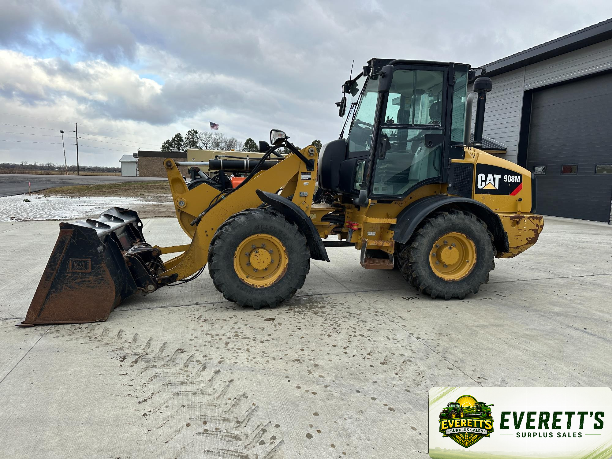 2016 Caterpillar 908M